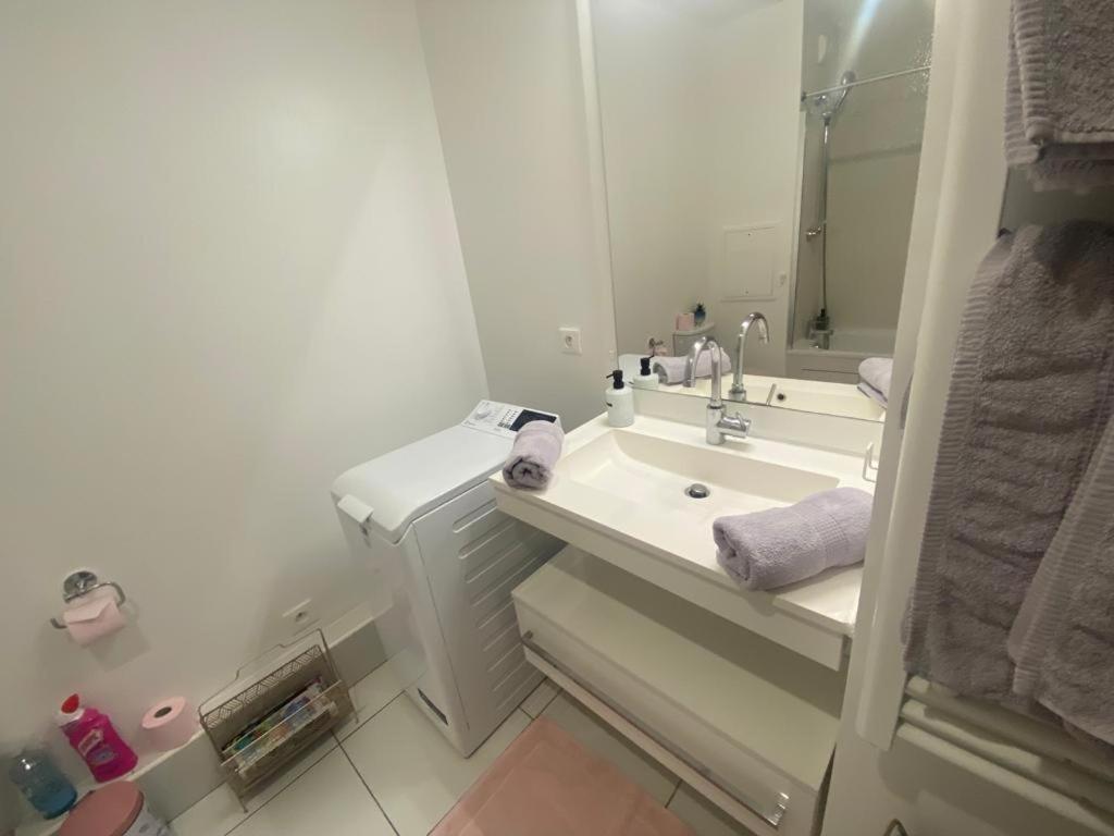 Appartement 80M2, Terrasse Sud, Metro 7 Direction Louvre A 8Minutes, Parking Sous-Sol, Proche Paris-Bercy Ivry-sur-Seine Luaran gambar