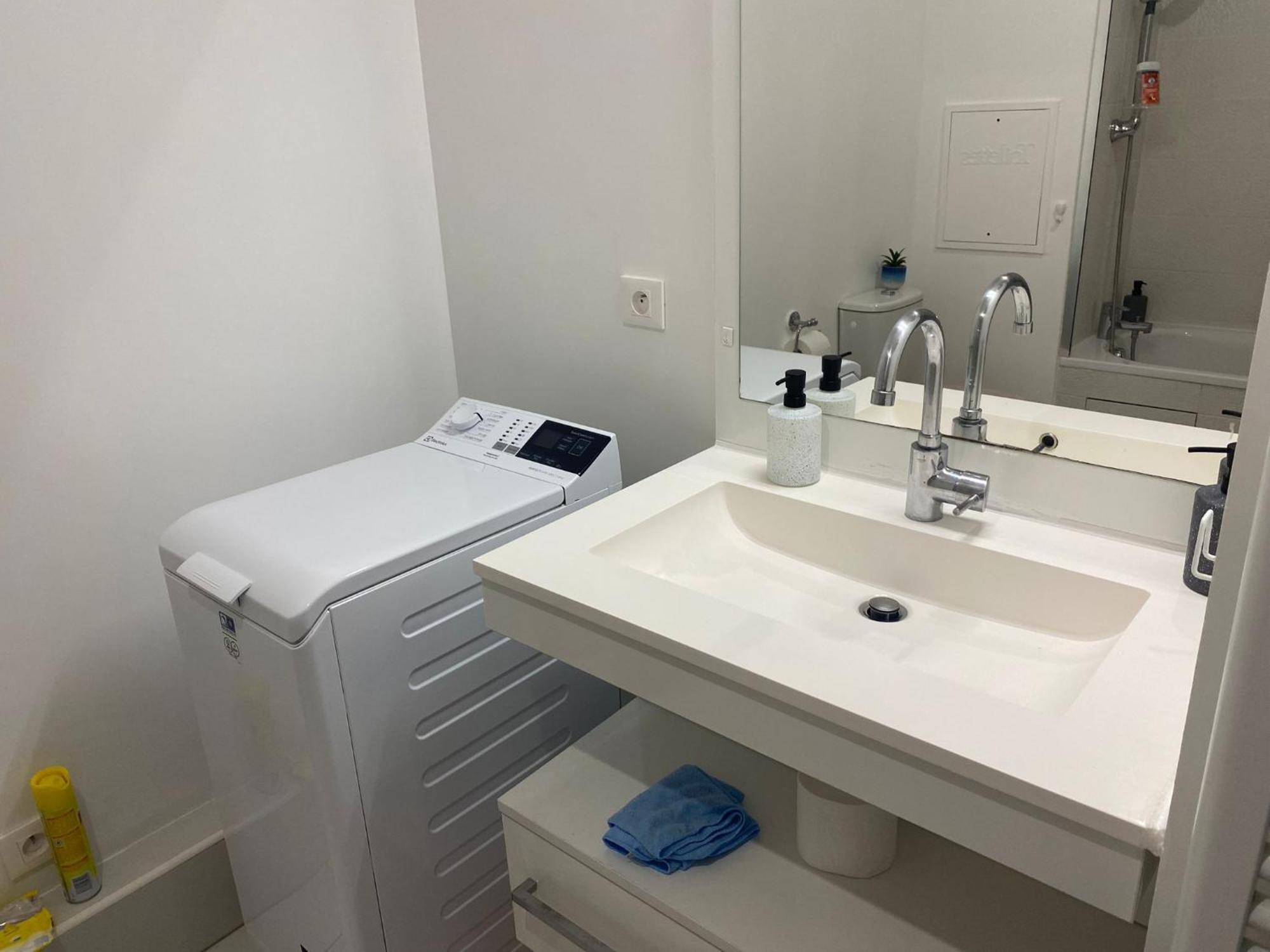 Appartement 80M2, Terrasse Sud, Metro 7 Direction Louvre A 8Minutes, Parking Sous-Sol, Proche Paris-Bercy Ivry-sur-Seine Luaran gambar